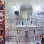 - The Slowcoach House 아파트
