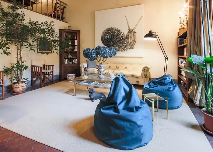 - The Slowcoach House Florence