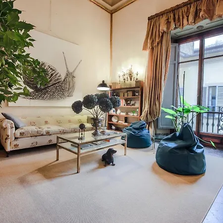 - The Slowcoach House * Florence