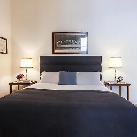 - The Slowcoach House * Florence